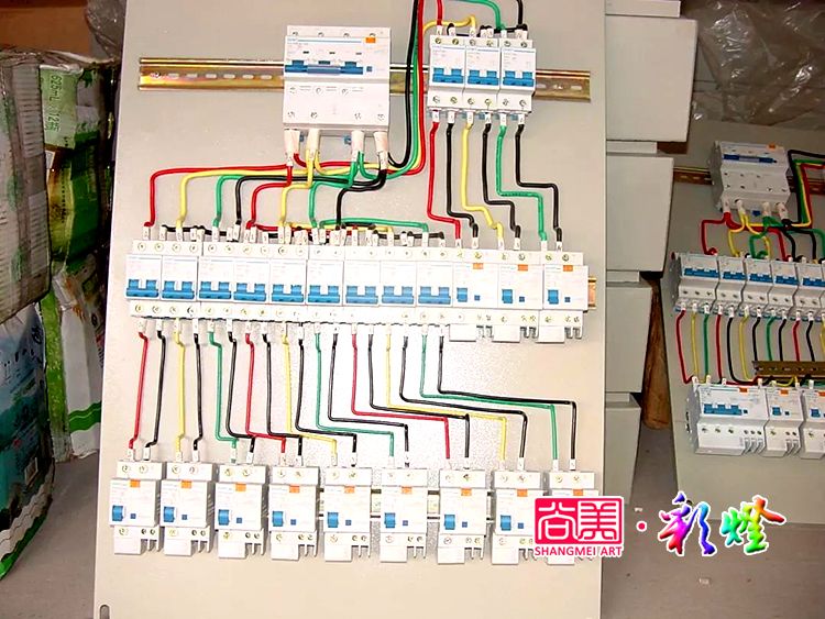 舉辦燈會用的彩燈是用三相電還是兩相電？